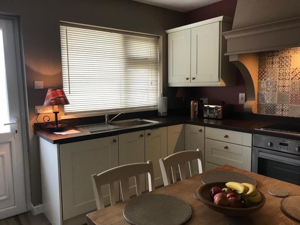 Kilkeel Bungalow - The Perfect Place To Stay Exteriör bild